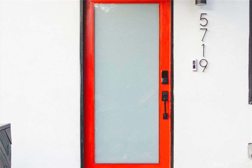 326 S Leslie Way. Los Angeles, CA 90042