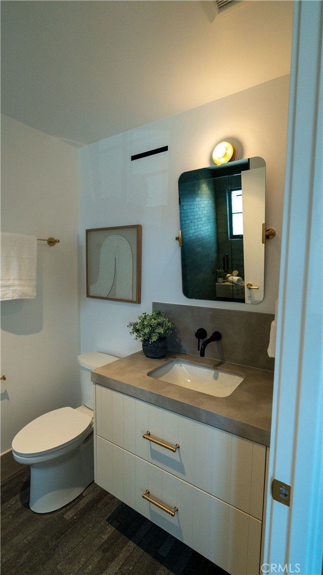 519 Narcissus Avenue. Corona Del Mar, CA 92625