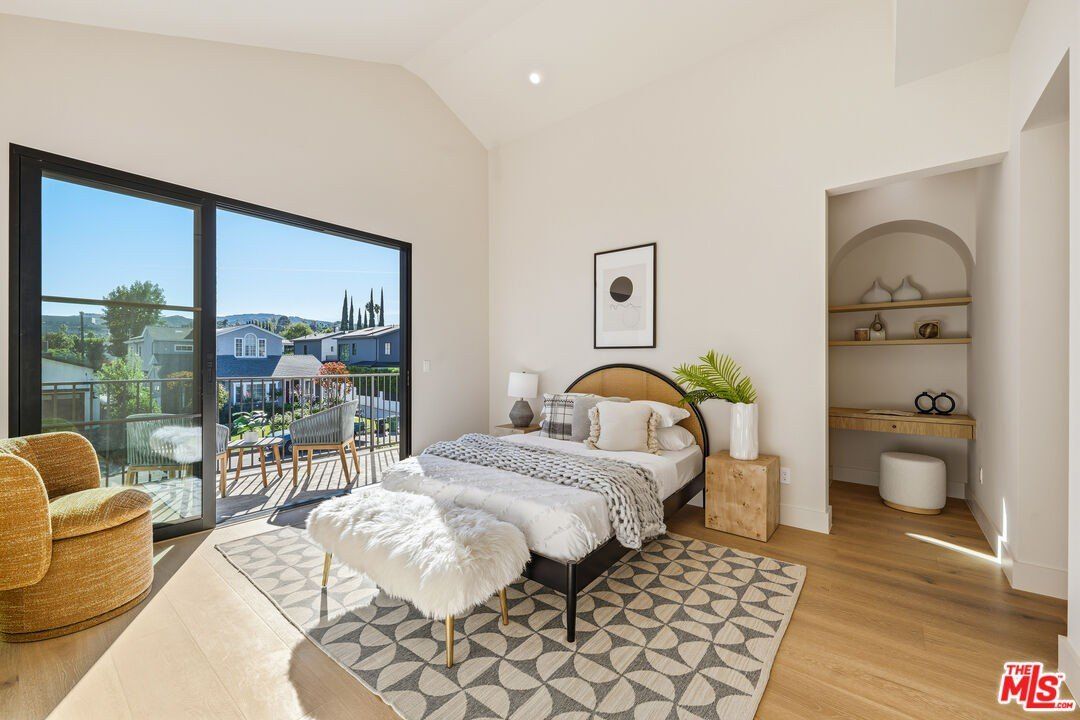 16643 Addison St. Encino, CA 91436