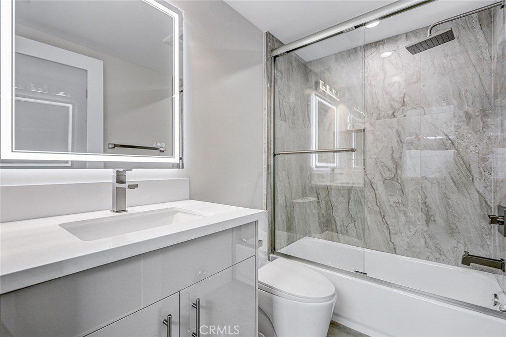 2302 Perkins Lane. Redondo Beach, CA 90278