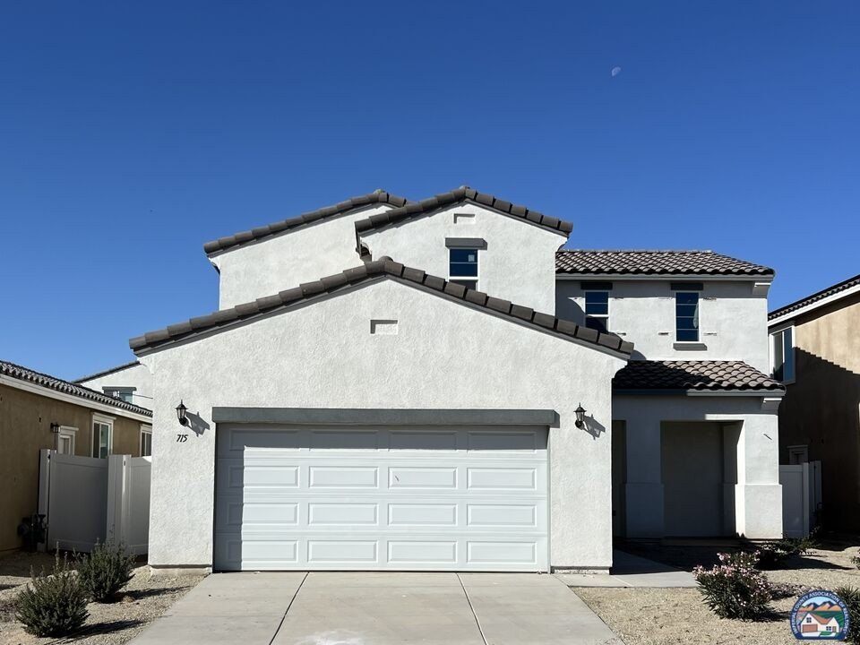 715 Zozoa Court. Brawley, CA 92227