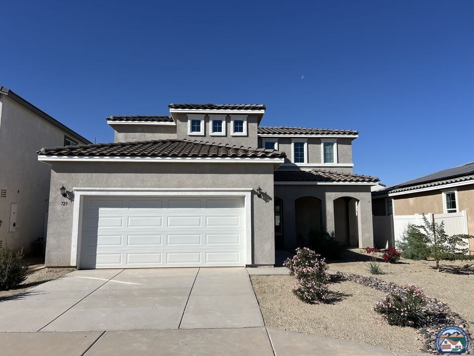 723 Zozoa Court. Brawley, CA 92227