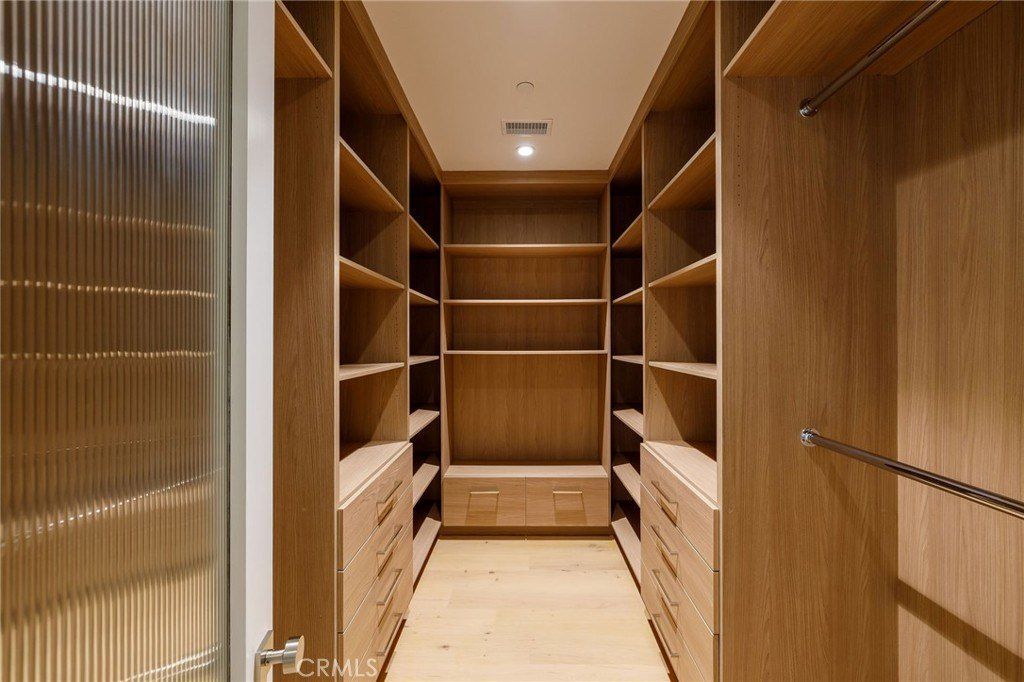 1709 23Rd Street. Manhattan Beach, CA 90266