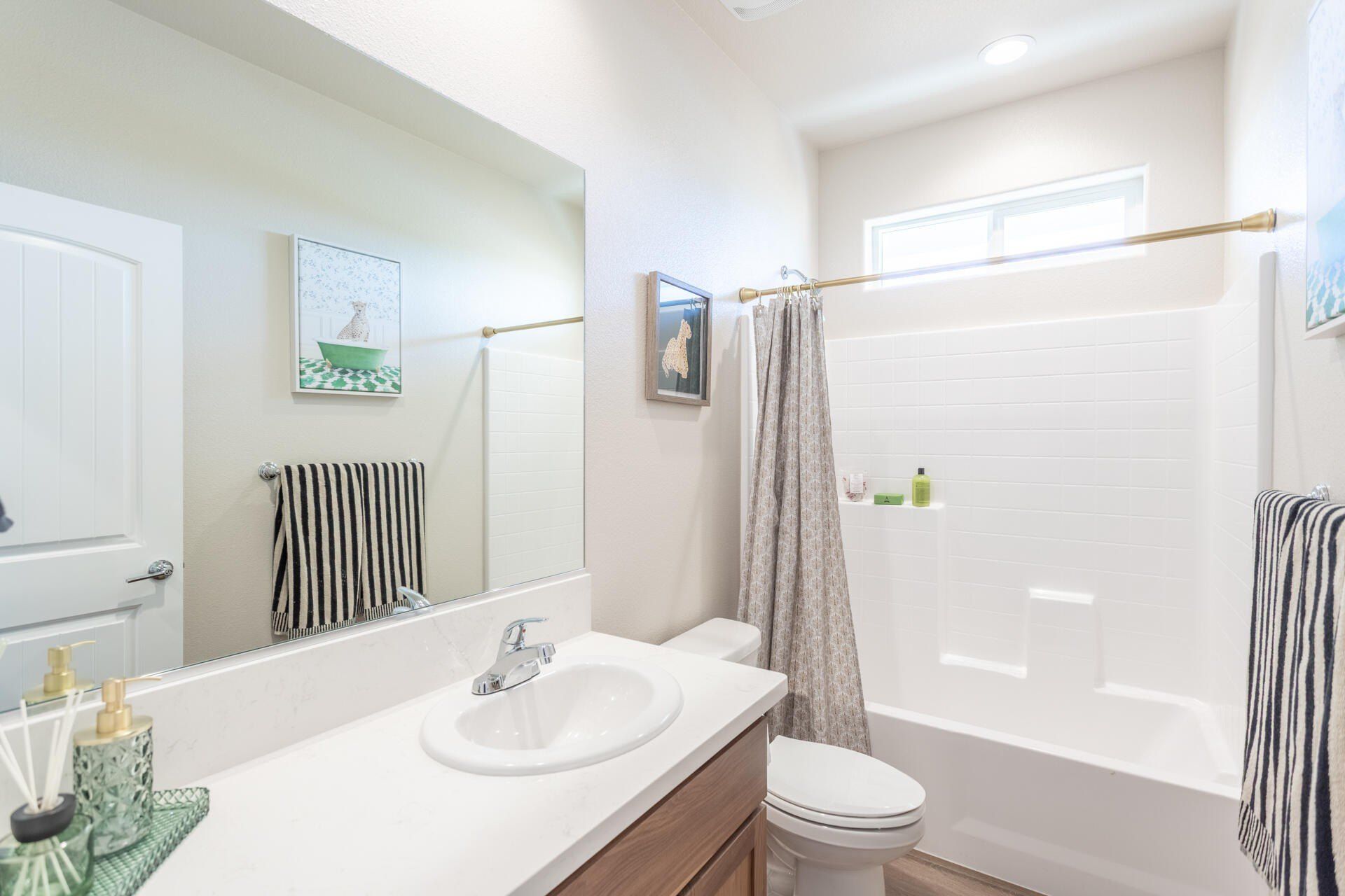 2635 Lawn Lane. Redding, CA 96002