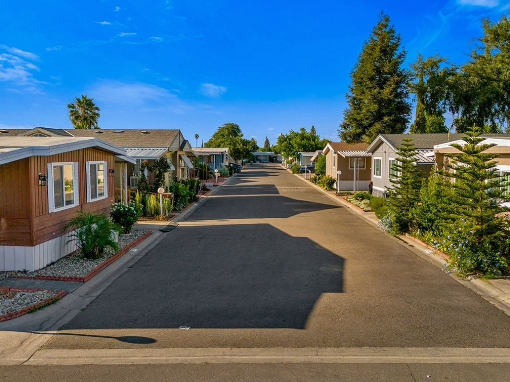 3138 West Dakota Avenue 1. Fresno, CA 93722