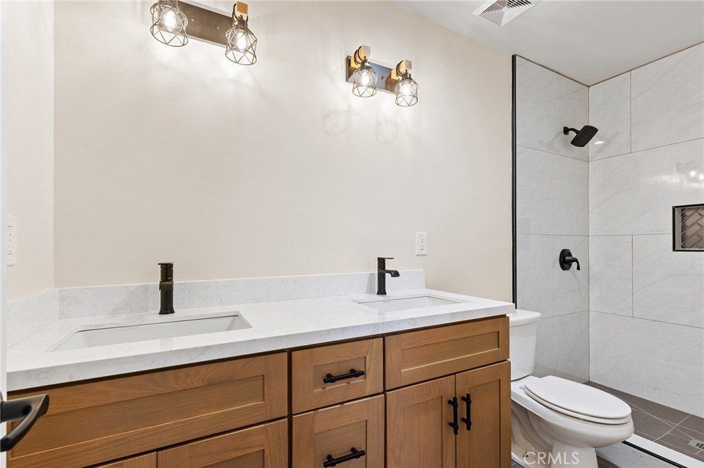 183 Moreno Lane. Sugarloaf, CA 92386