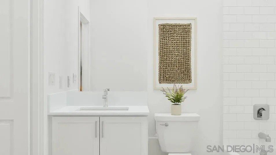 2002 Penny Lane. El Cajon, CA 92021