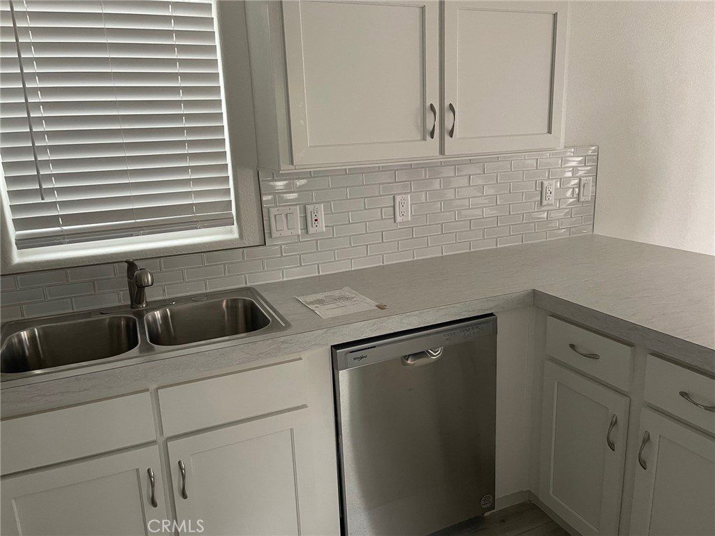 1930 Stewart Street. Santa Monica, CA 90404