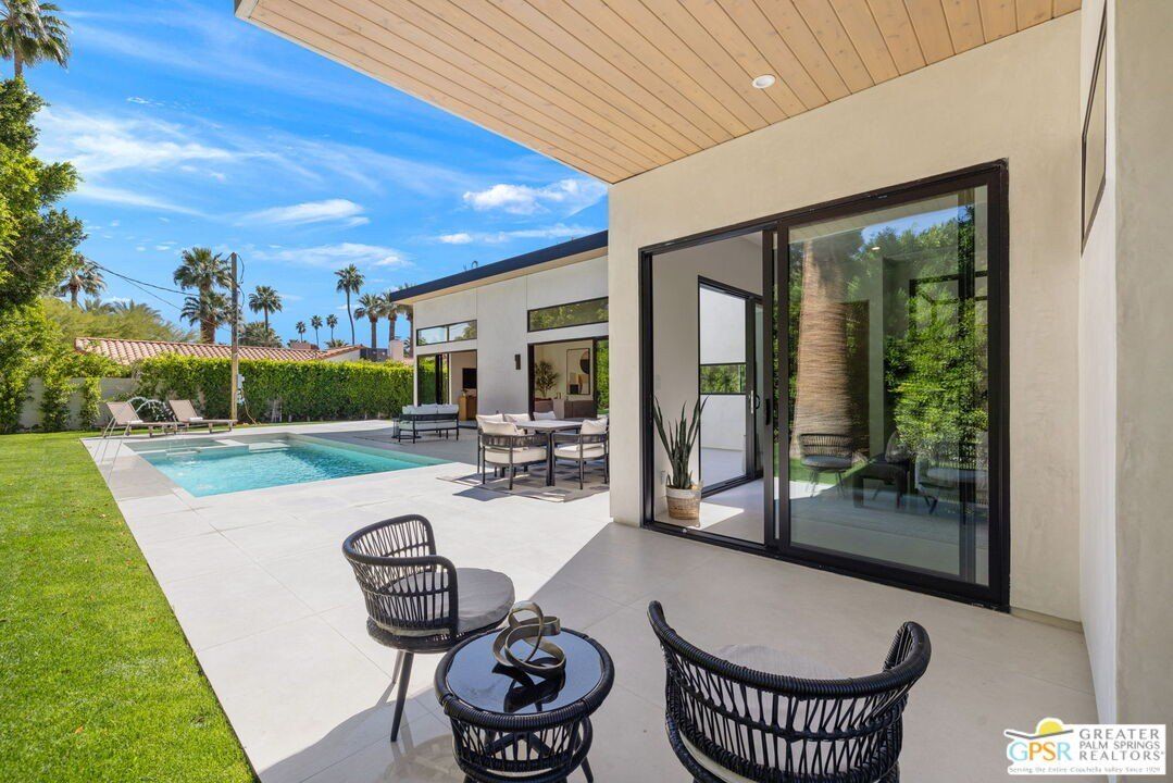 1458 E El Alameda. Palm Springs, CA 92262