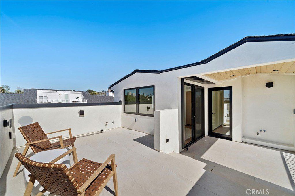 612 Begonia. Corona Del Mar, CA 92625