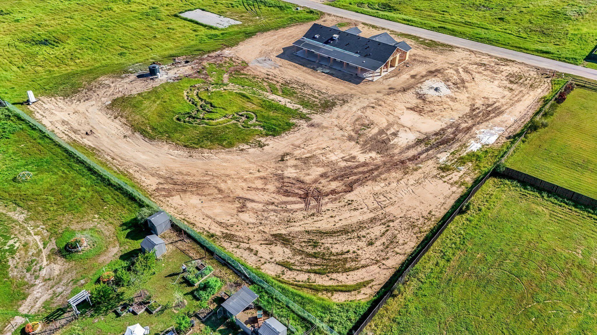 21250 Del Monte Road. Madera, CA 93638