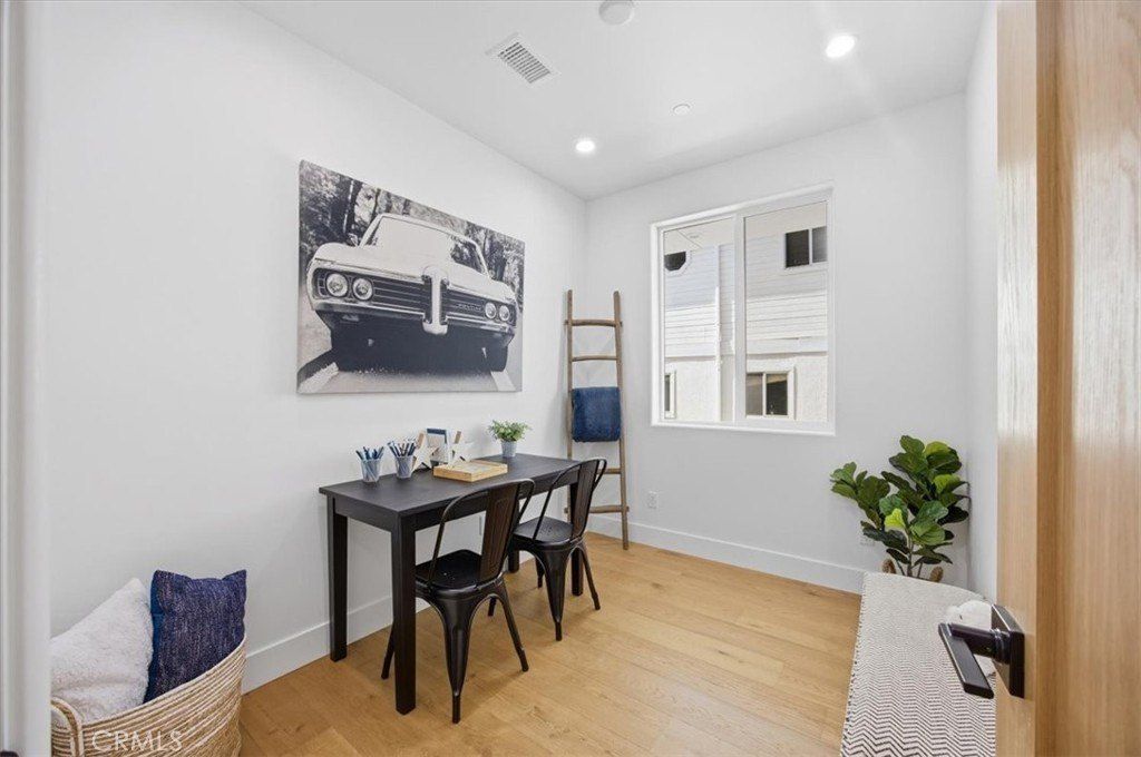 617 N Irena Avenue. Redondo Beach, CA 90277