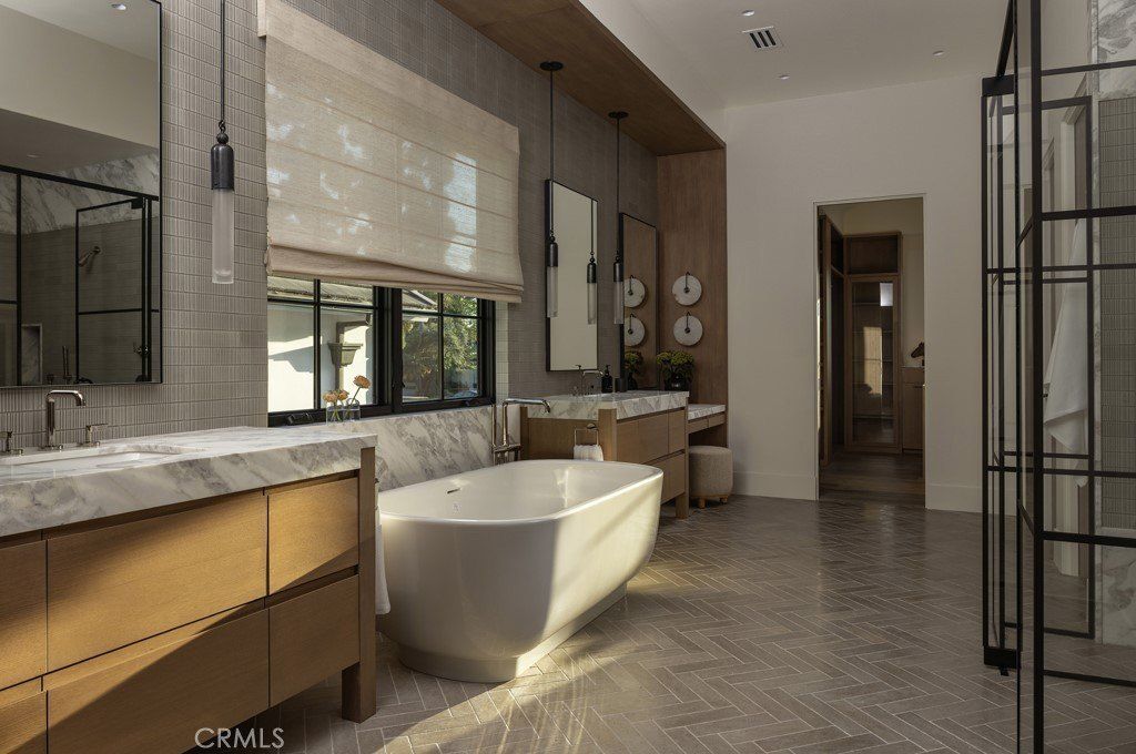 8 Cherry Hills Lane. Newport Beach, CA 92660