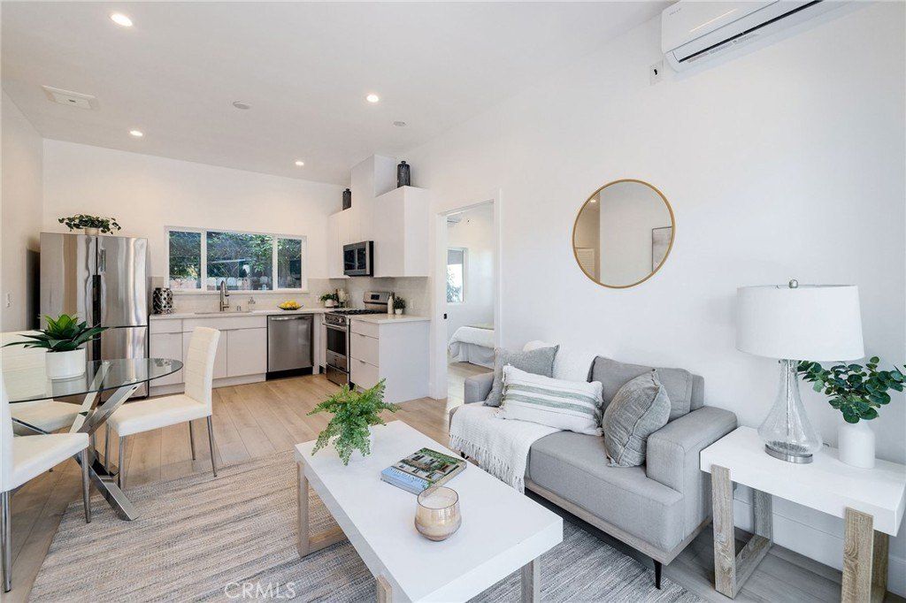 1544 W 215Th Street. Torrance, CA 90501