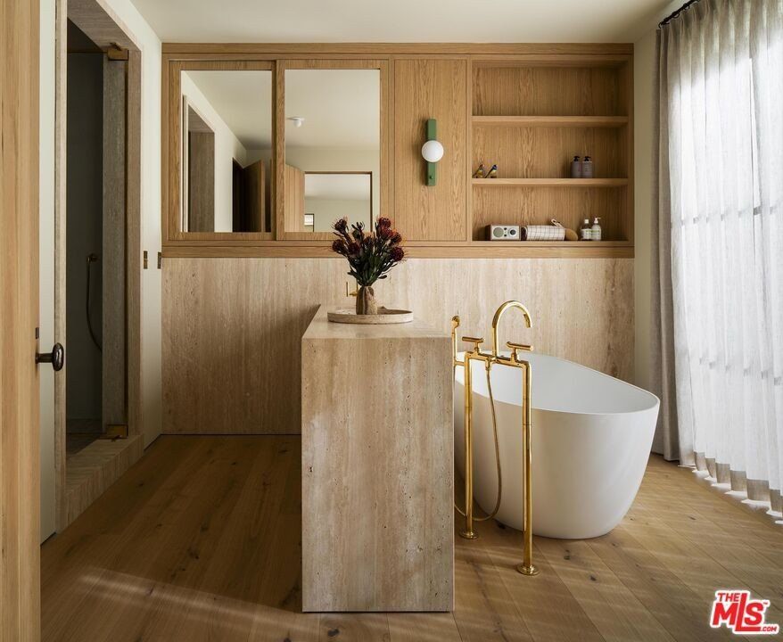 3274 Oakdell Rd. Studio City, CA 91604