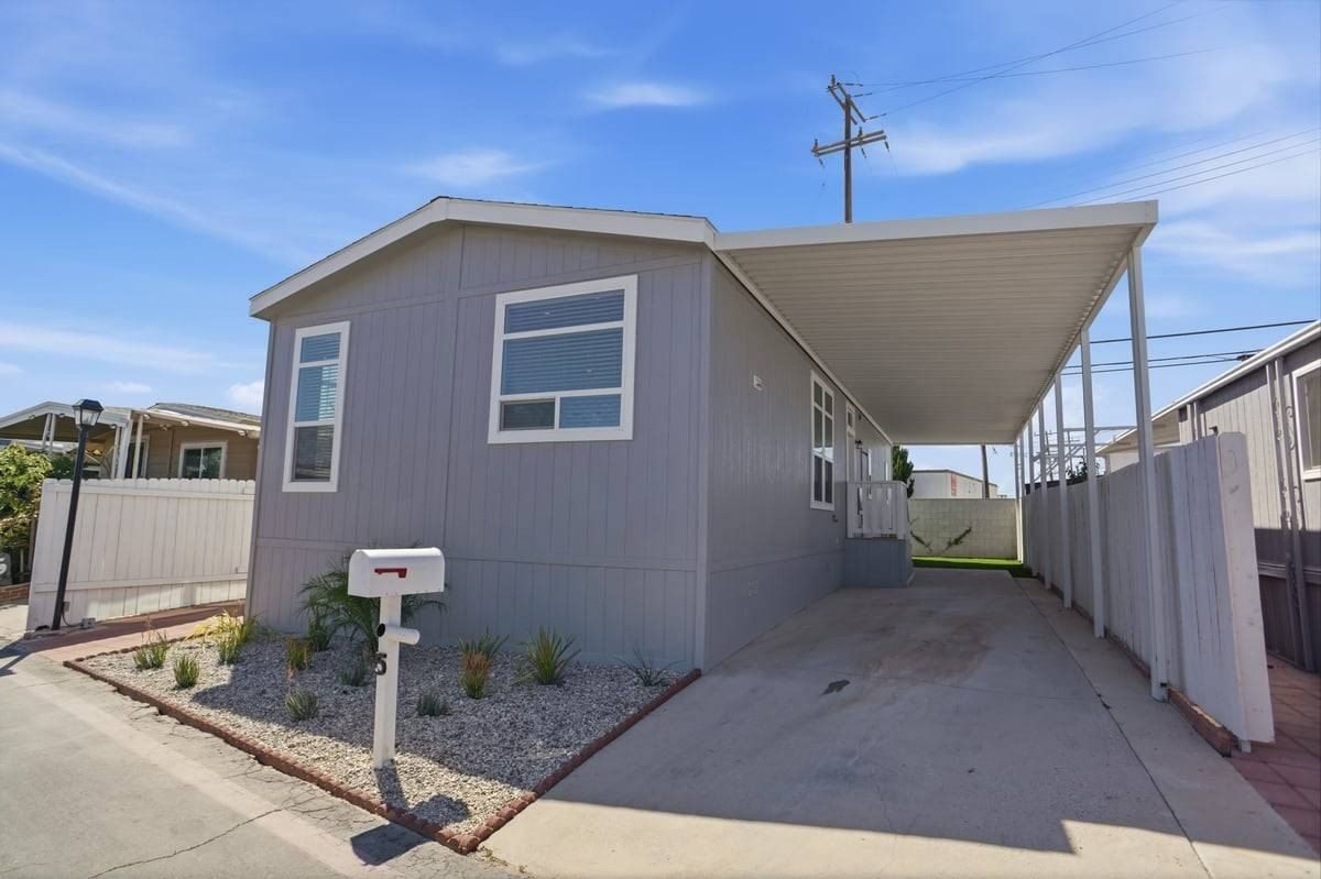 20652 Lassen Street. Chatsworth, CA 91311