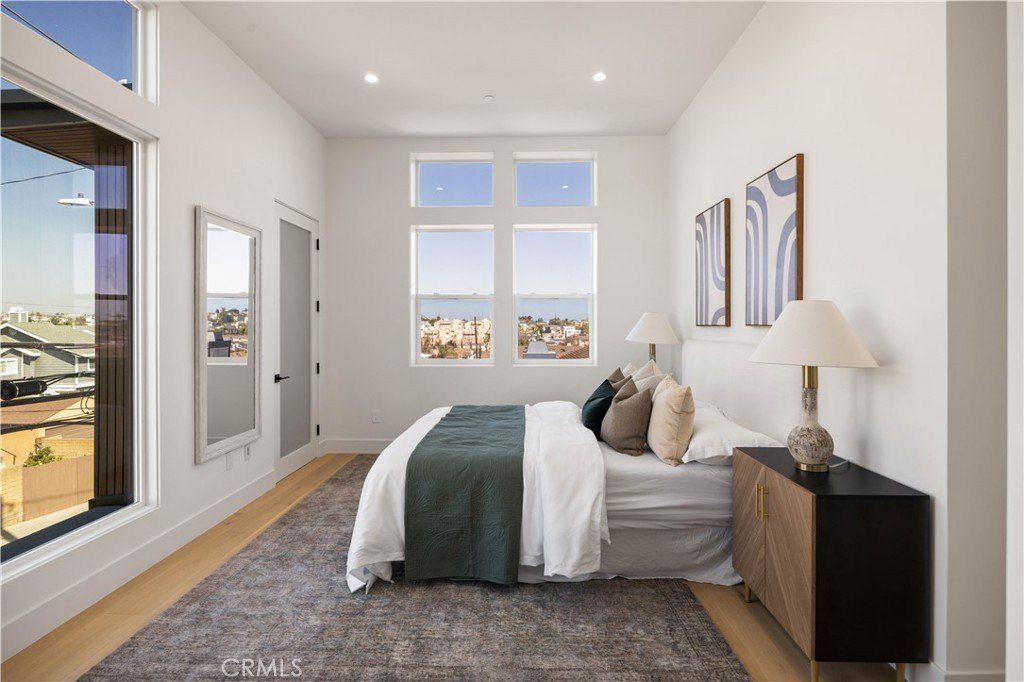 902 Green. Redondo Beach, CA 90278