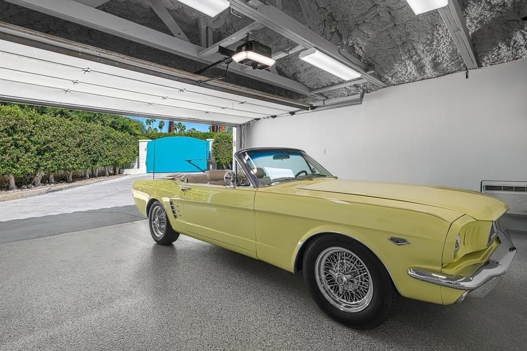 357 Camino Sur. Palm Springs, CA 92262