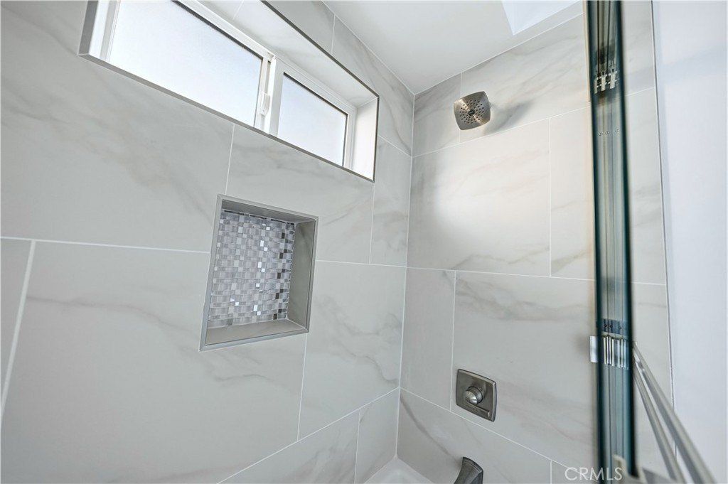 10538 La Reina. Downey, CA 90241