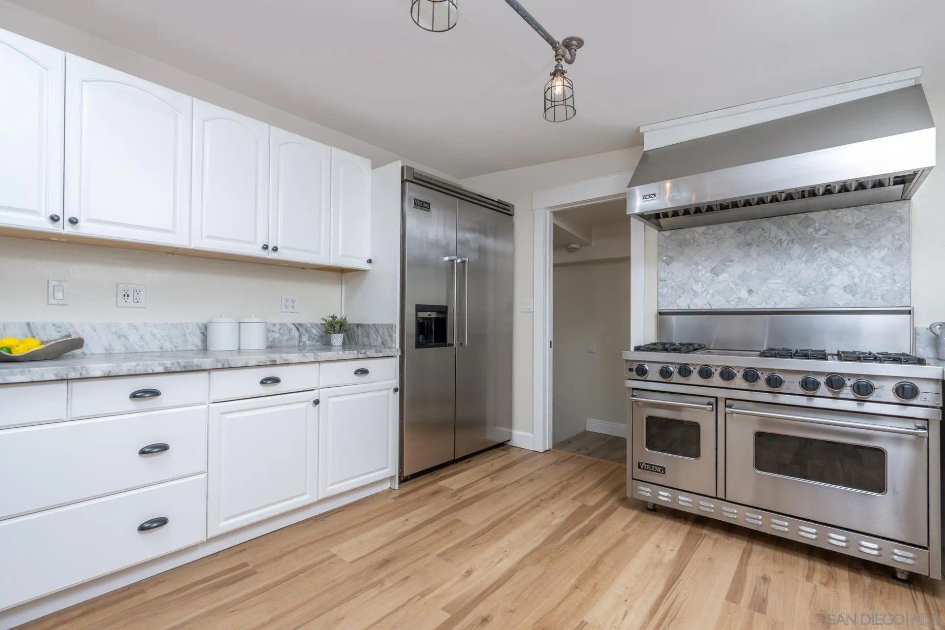 1232512327 Lemoncrest Drive. Lakeside, CA 92040