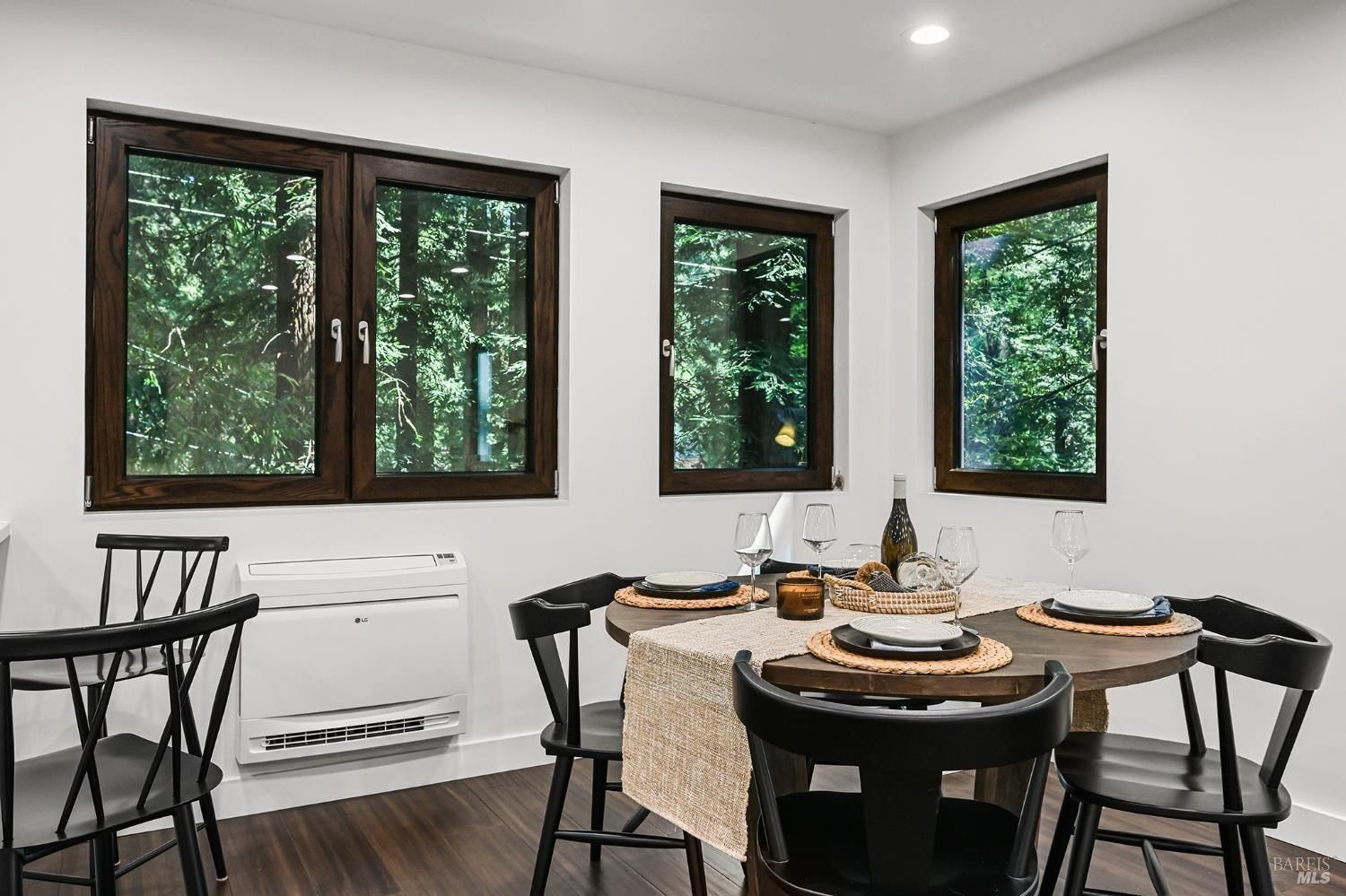 14685 Willow Road. Guerneville, CA 95446