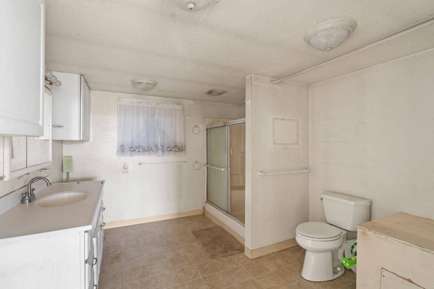 1525 Headlands Dr. Napa, CA 94558