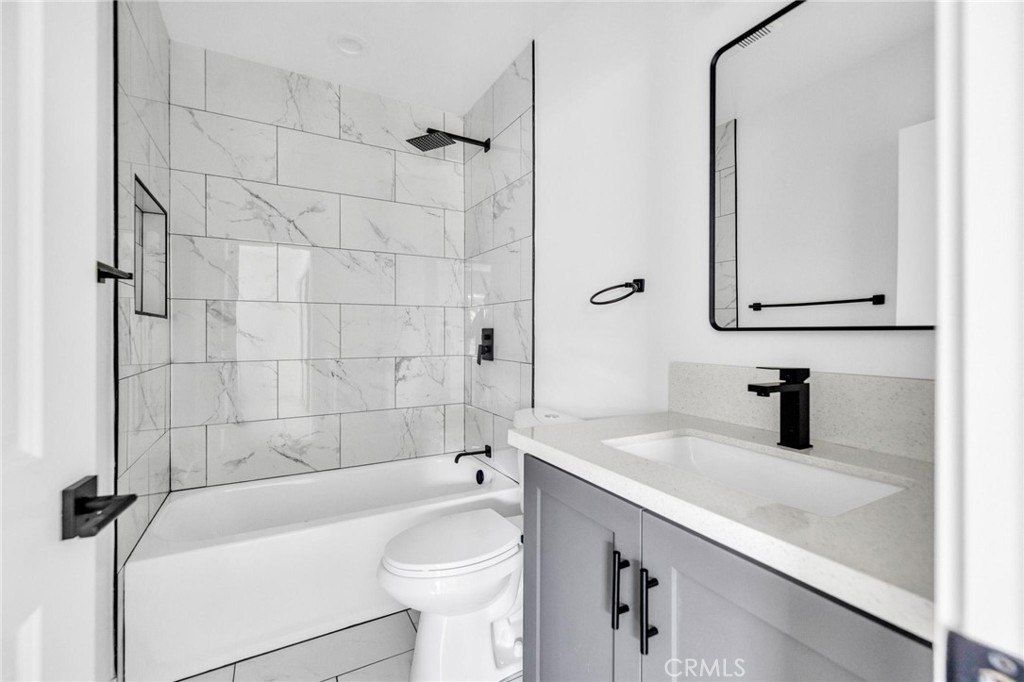 1601 W 165Th Street 1603. Compton, CA 90220