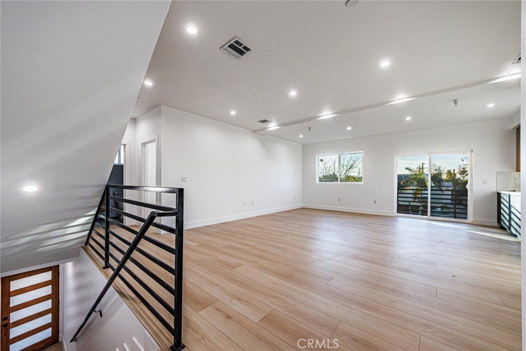 1658 S Hayworth Avenue. Los Angeles, CA 90035