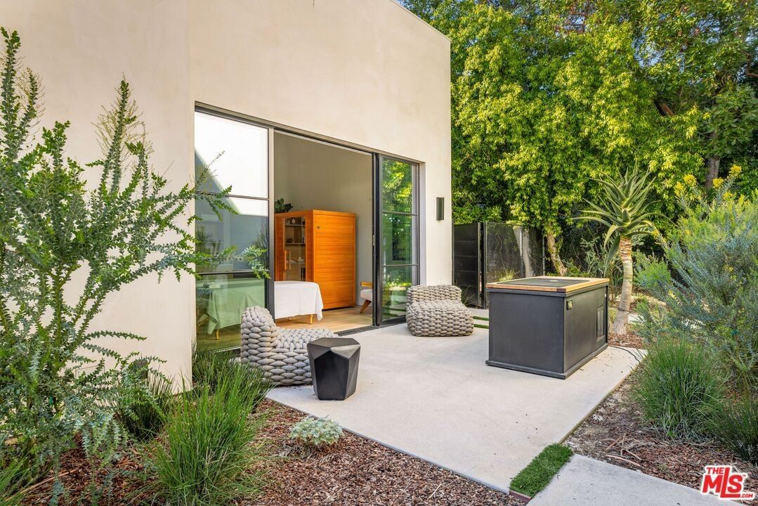 9951 Liebe Dr. Beverly Hills, CA 90210