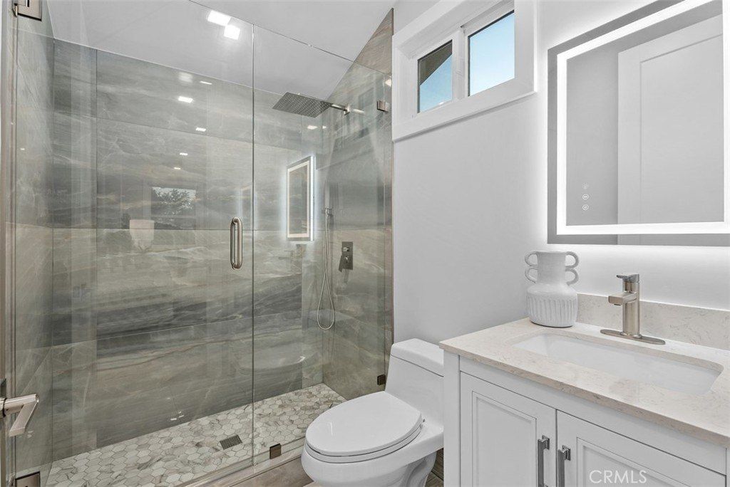 64 Mann. Irvine, CA 92612