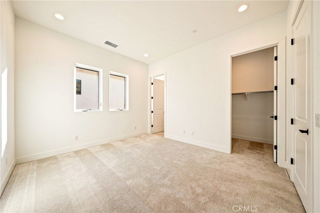 12060 Red Hawk Lane. Porter Ranch, CA 91326