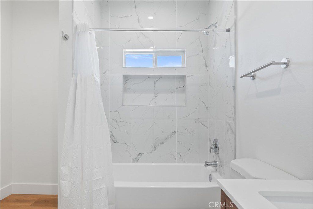 11725 Lagartijo Drive. Apple Valley, CA 92308