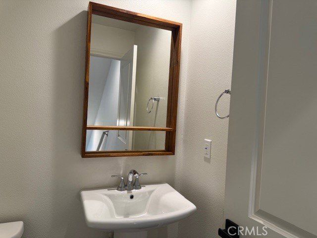 5860 Linden. Long Beach, CA 90805