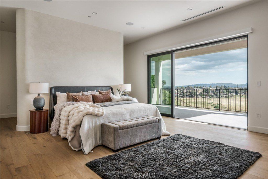 22328 S Summit Ridge Circle. Chatsworth, CA 91311