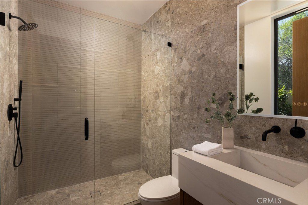 15202 Hesby Street. Sherman Oaks, CA 91403