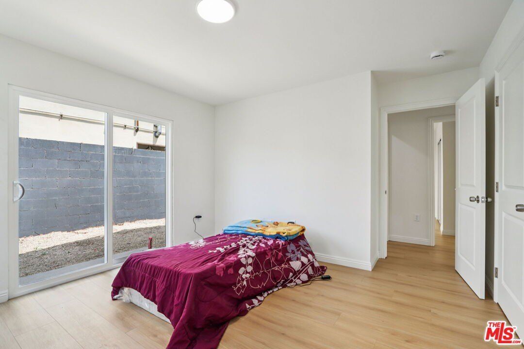 227 W 41St St. Los Angeles, CA 90037