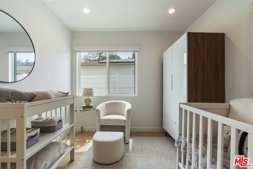 3815 S Cochran Ave. Los Angeles, CA 90008