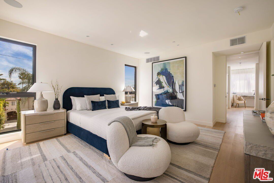 917 Hilldale Ave. West Hollywood, CA 90069