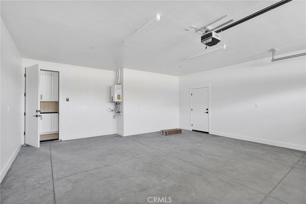 23771 Pala. Apple Valley, CA 92307