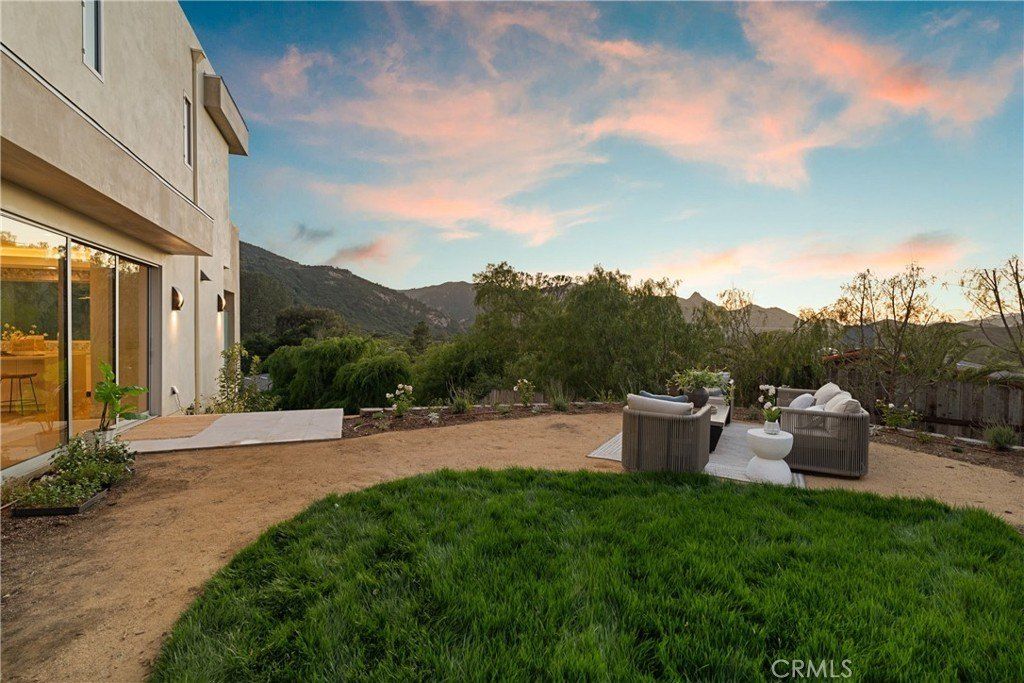 25638 Monte Nido Drive. Calabasas, CA 91302