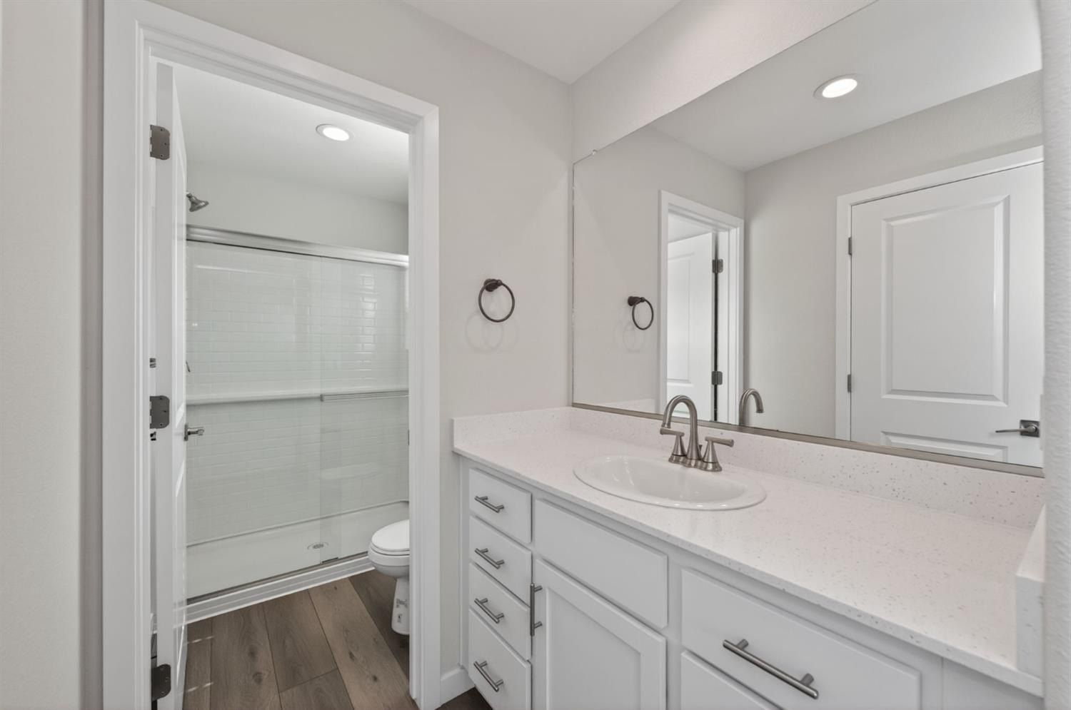 787 Laina Avenue. Madera, CA 93636