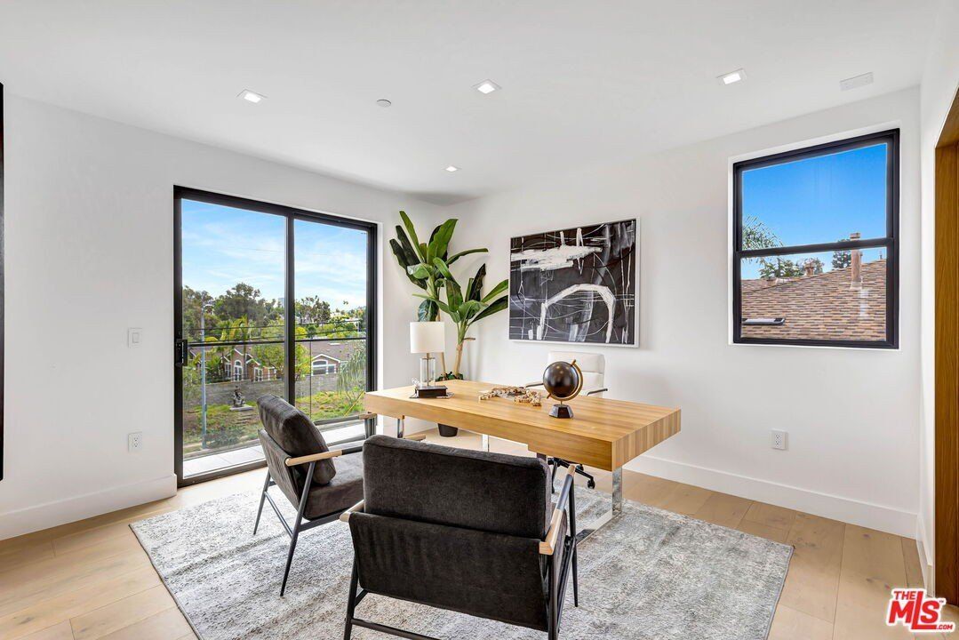 4329 Radford Ave. Studio City, CA 91604