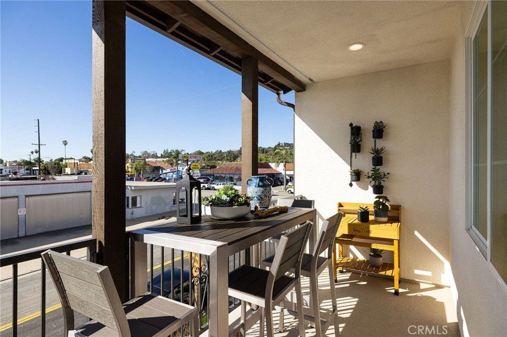 318 E William Way. La Habra, CA 90631