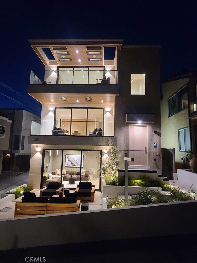 315 25Th. Manhattan Beach, CA 90266