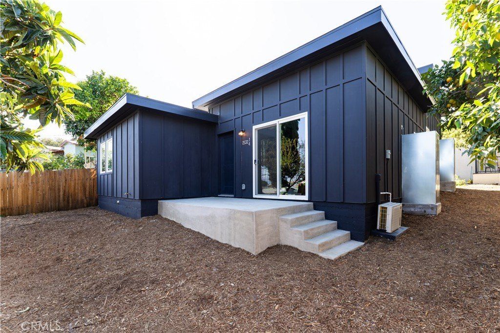 2530 Ganahl. Los Angeles, CA 90033