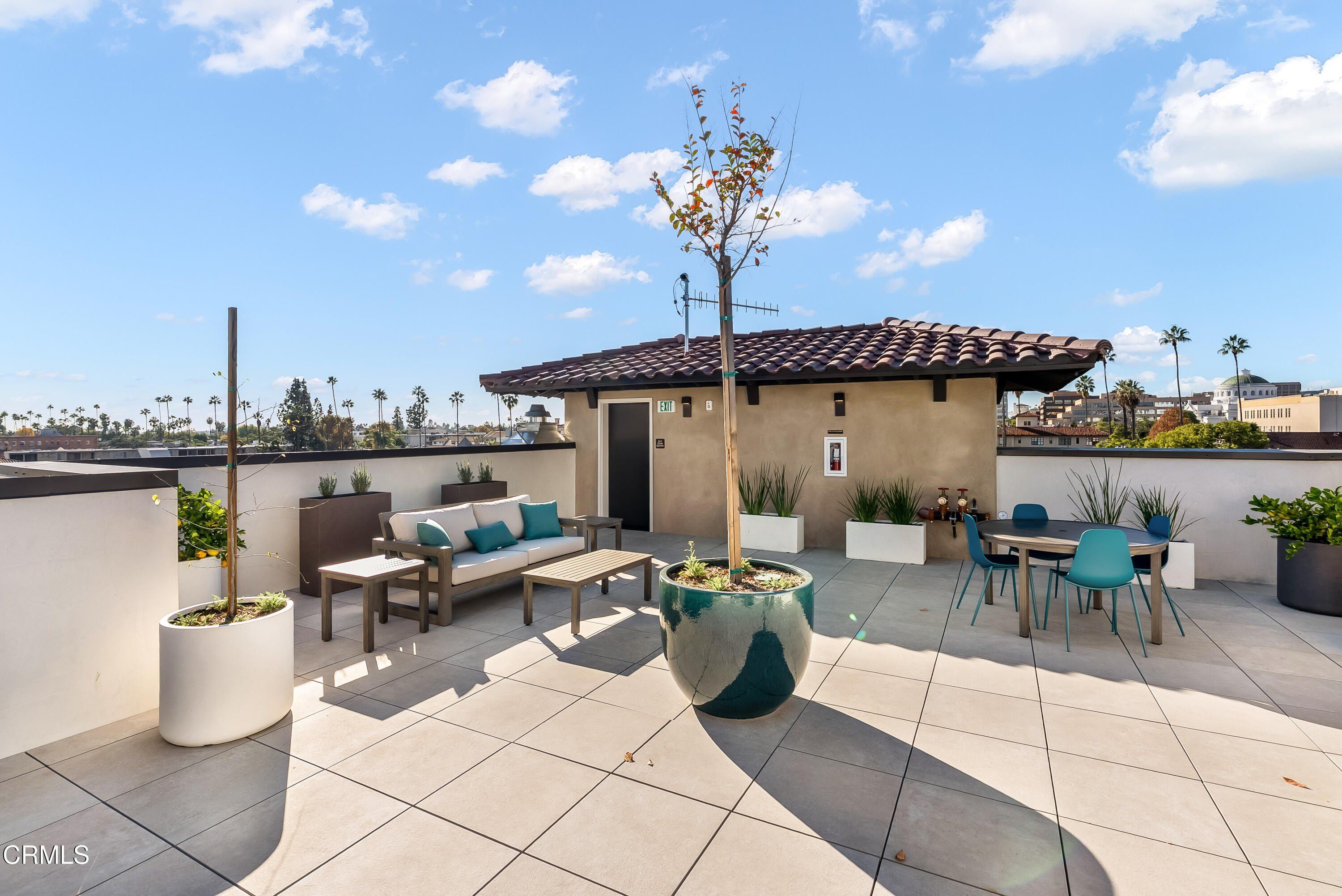 139 South Oak Knoll Avenue. Pasadena, CA 91101