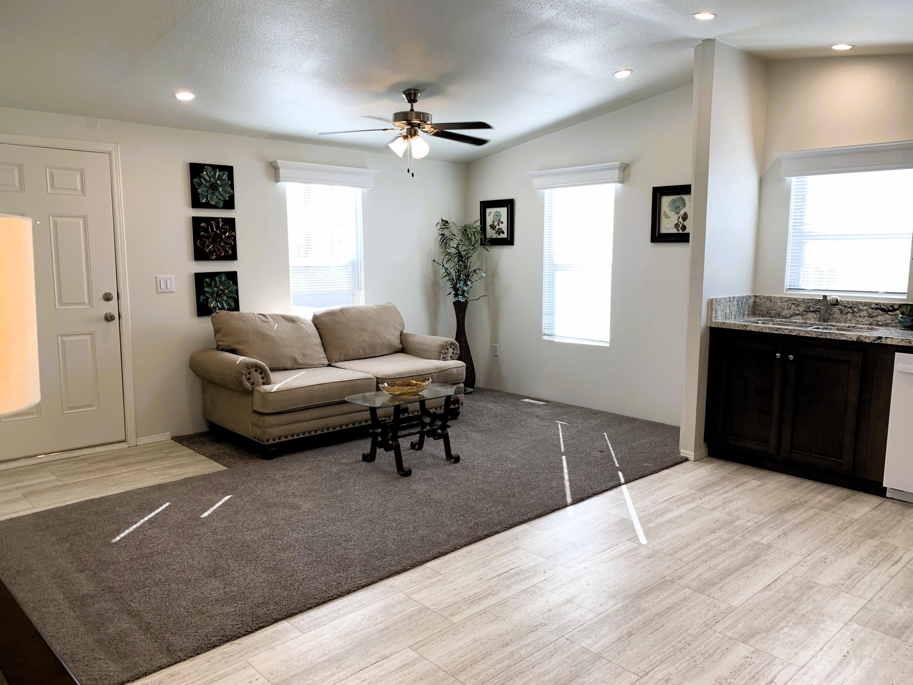 22 Roosevelt. Cathedral City, CA 92234