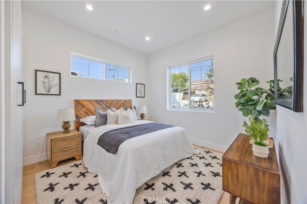 2420 Ives Lane. Redondo Beach, CA 90278