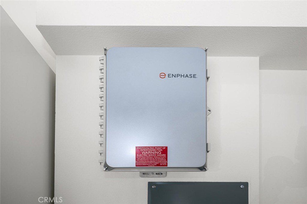 5860 Linden. Long Beach, CA 90805