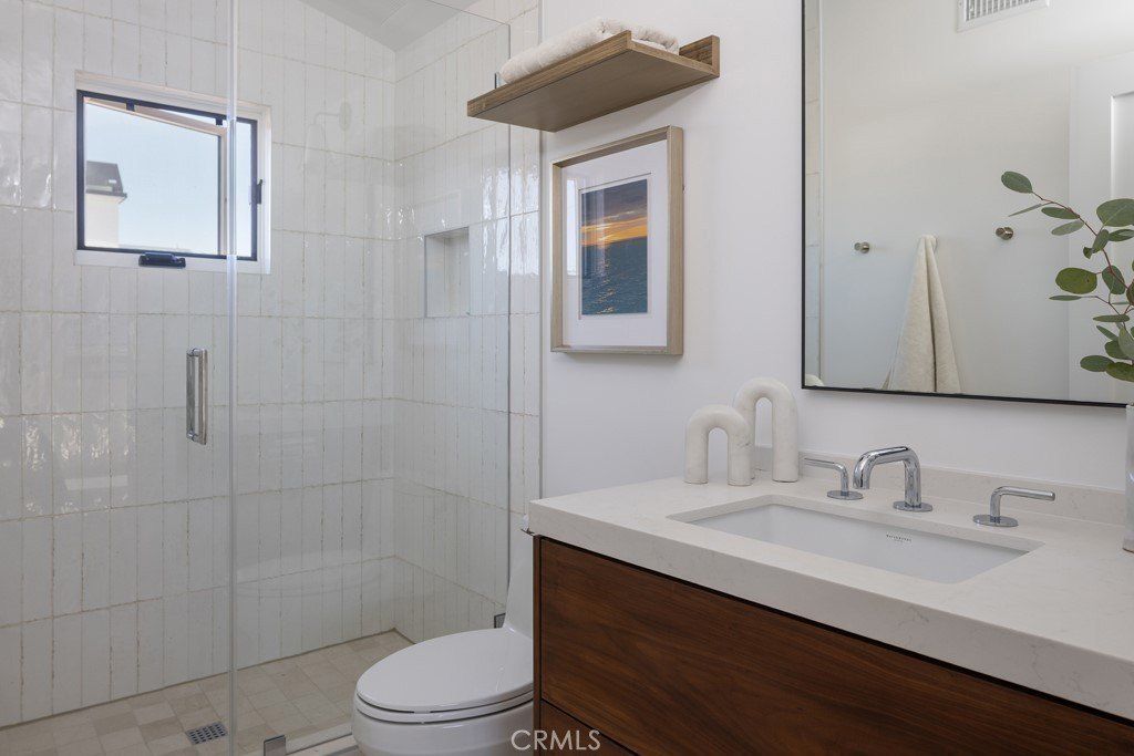 428 Fernleaf Avenue. Corona Del Mar, CA 92625